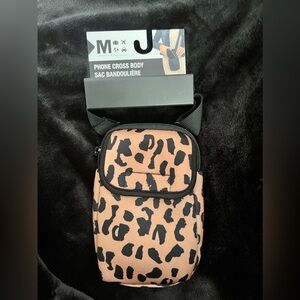MYTAGALONGS Leopard Print Phone Cross Body Sac